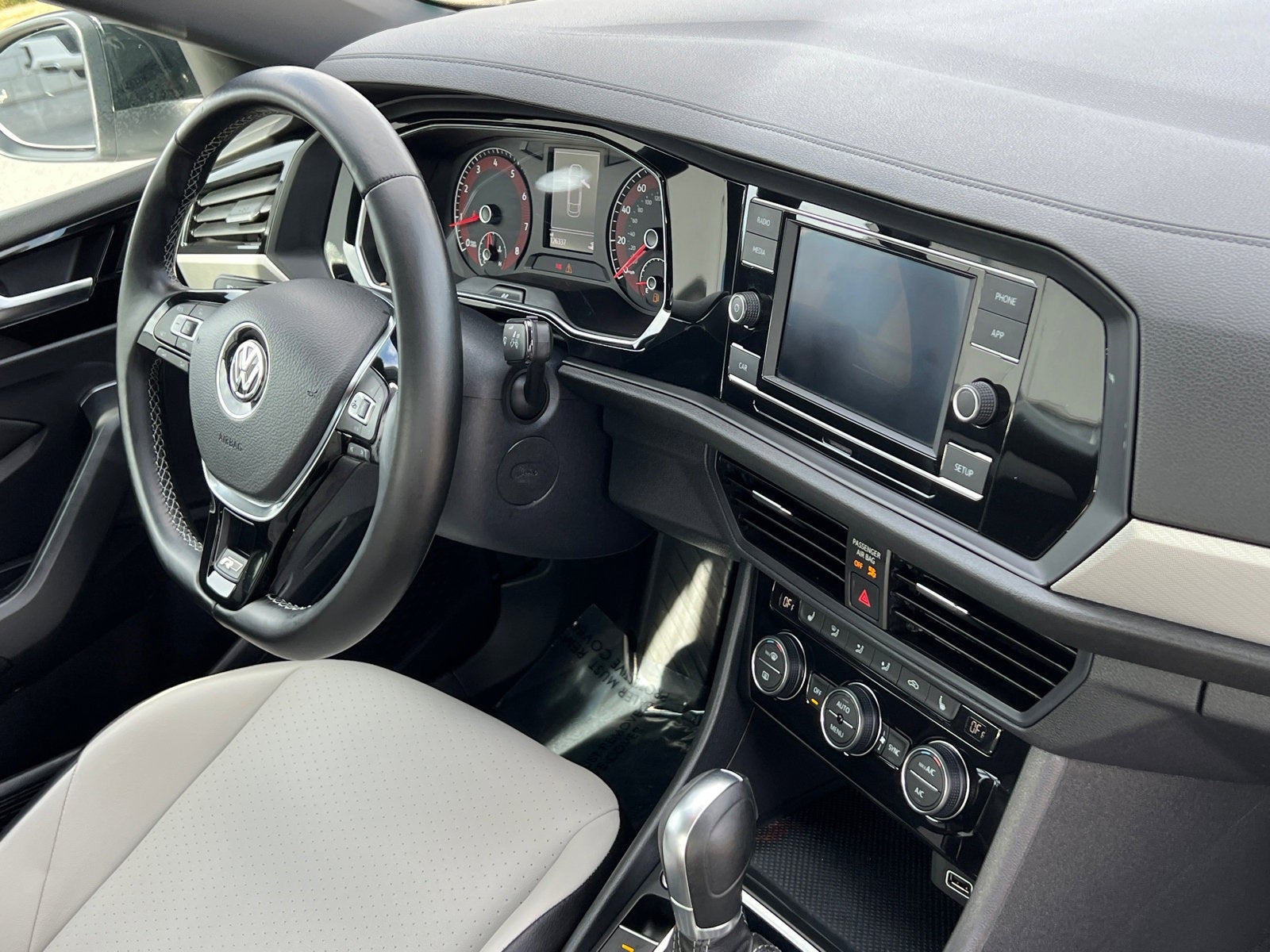 2019 Volkswagen Jetta R-Line