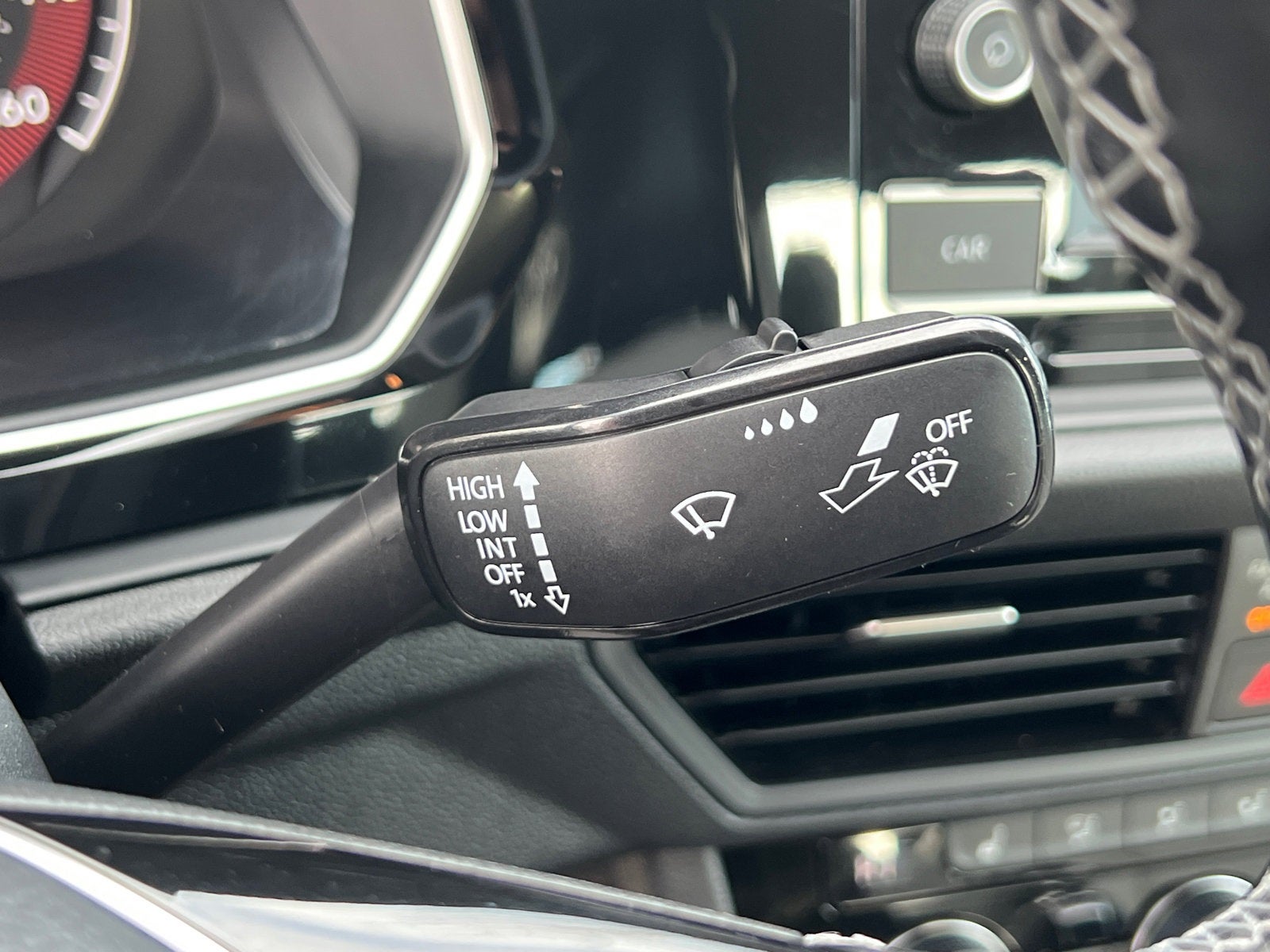 2019 Volkswagen Jetta R-Line