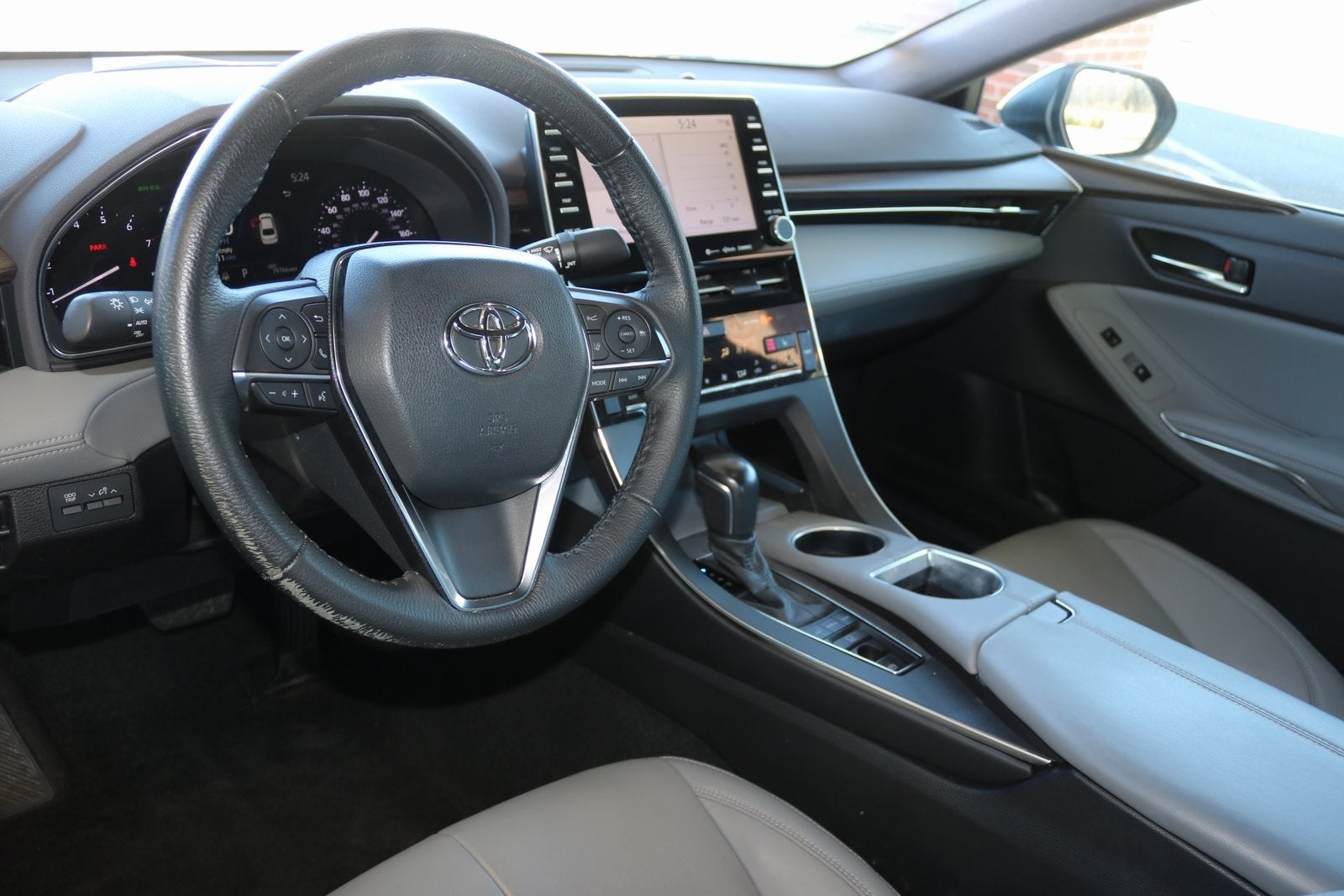 2022 Toyota Avalon XLE