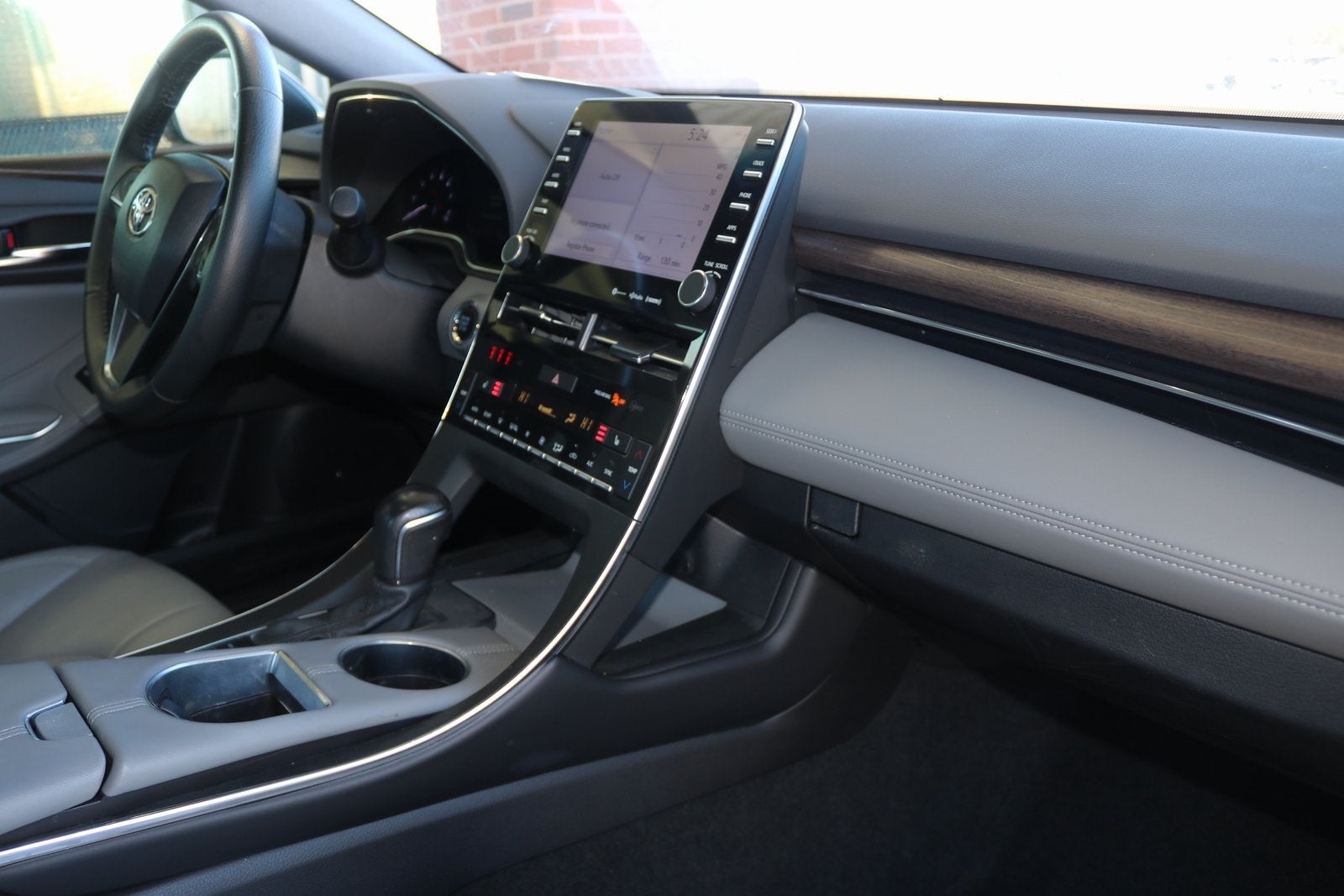 2022 Toyota Avalon XLE