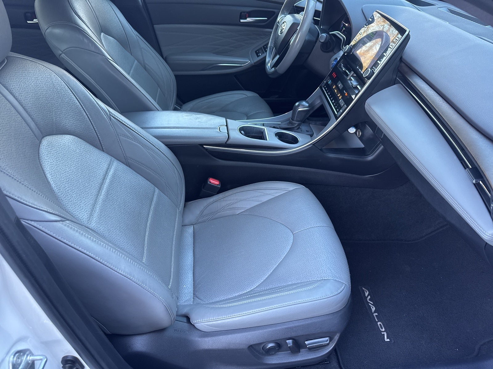 2021 Toyota Avalon Hybrid Limited