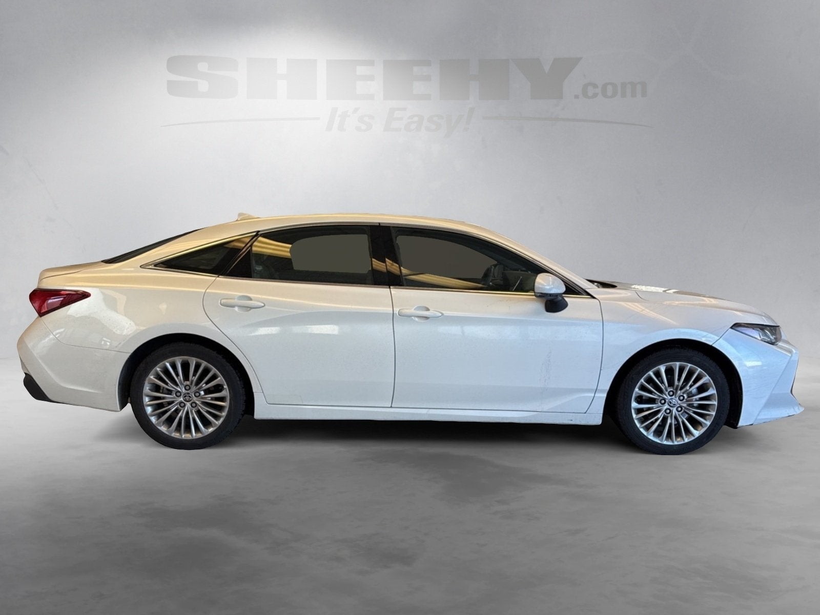 2022 Toyota Avalon Hybrid Limited