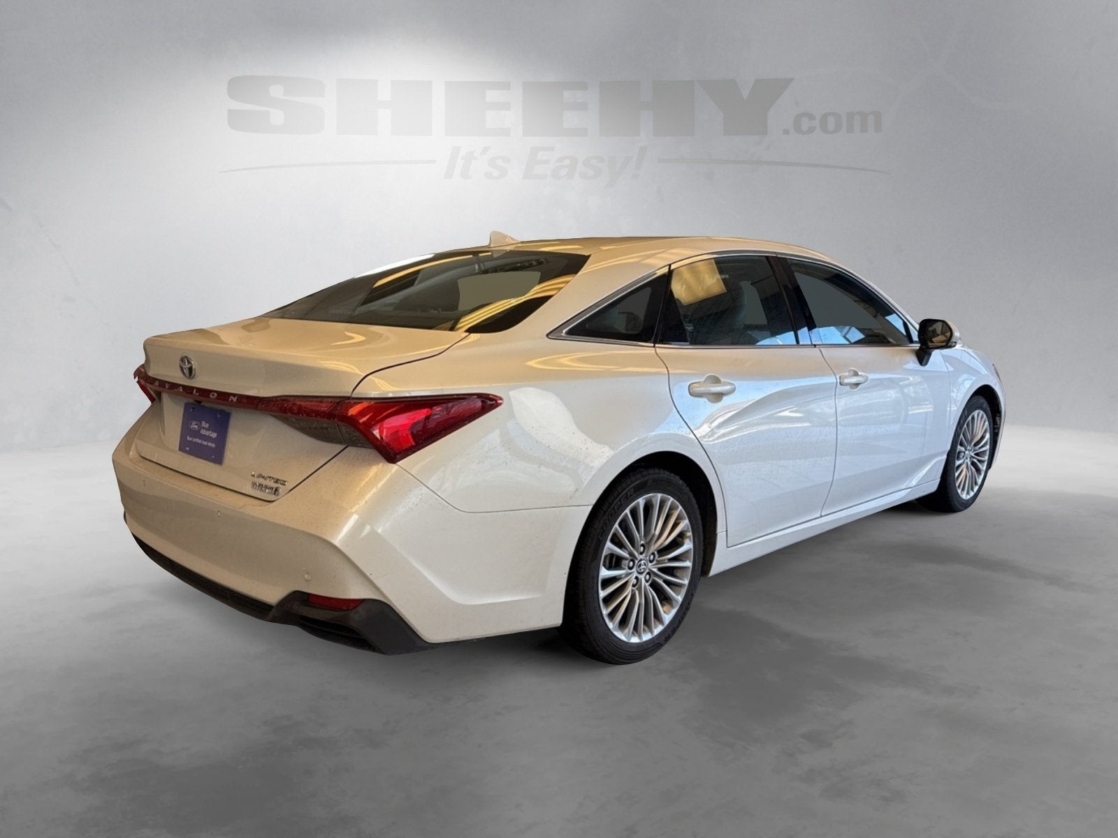 2022 Toyota Avalon Hybrid Limited