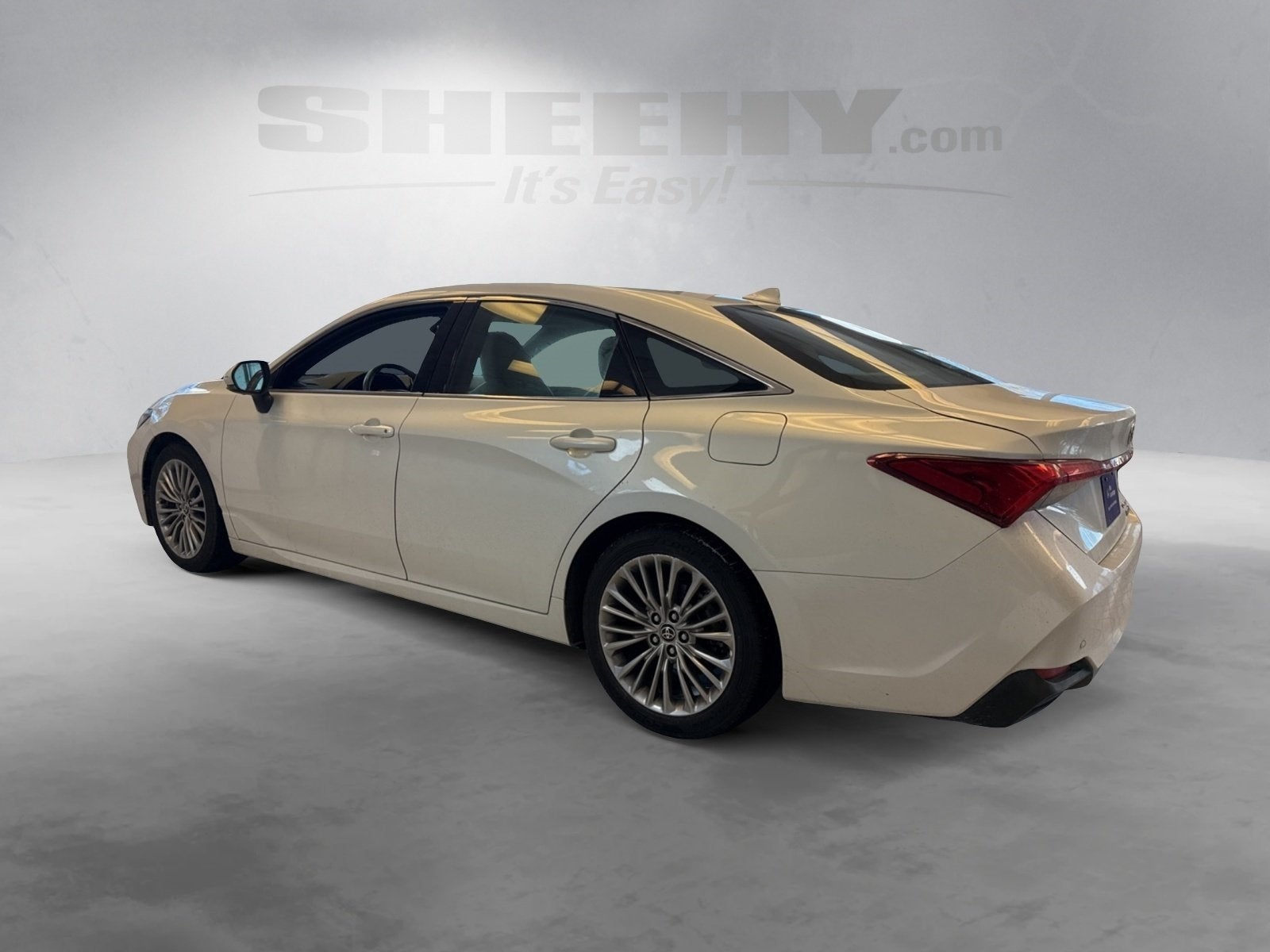 2022 Toyota Avalon Hybrid Limited