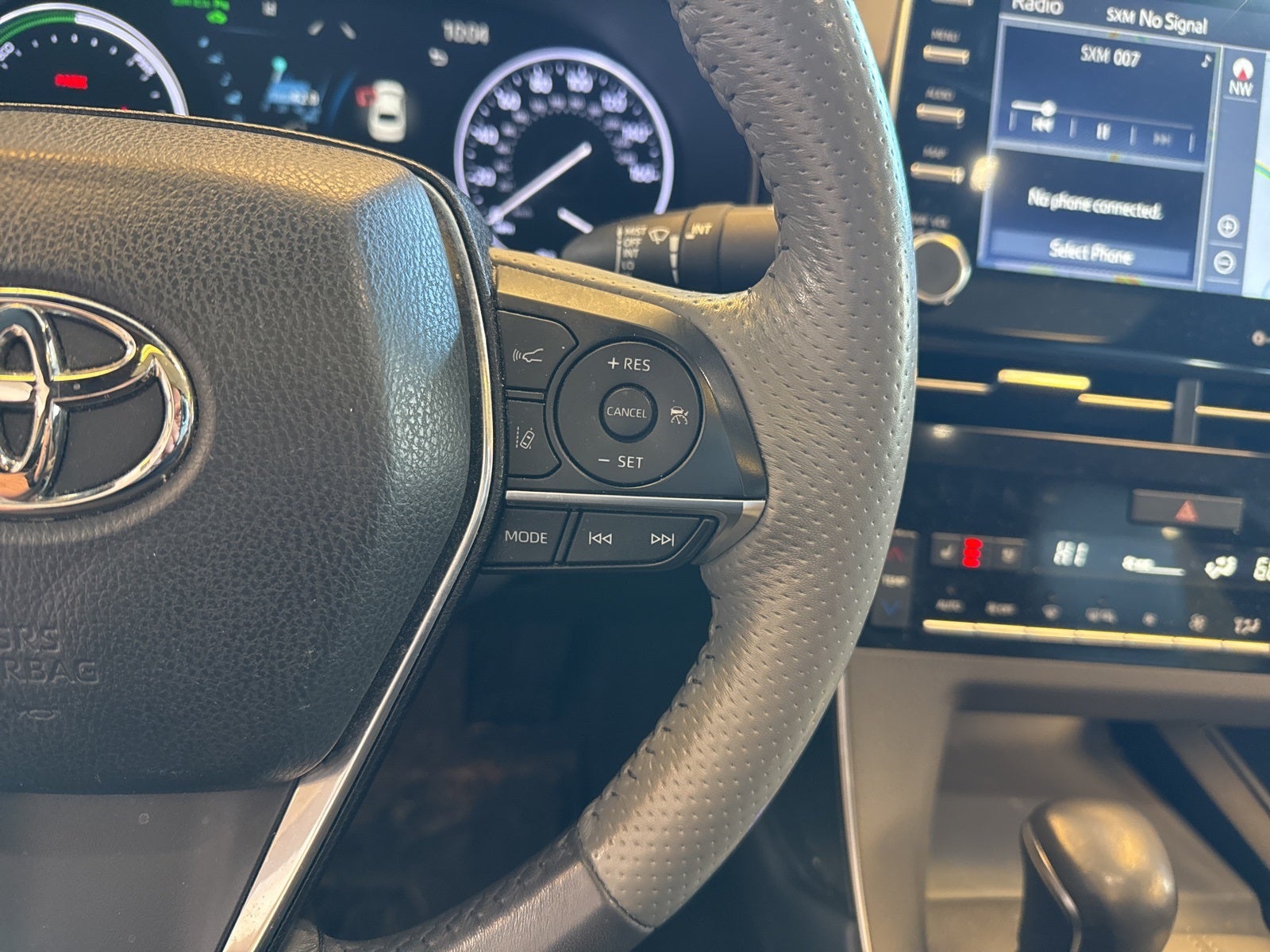 2022 Toyota Avalon Hybrid Limited