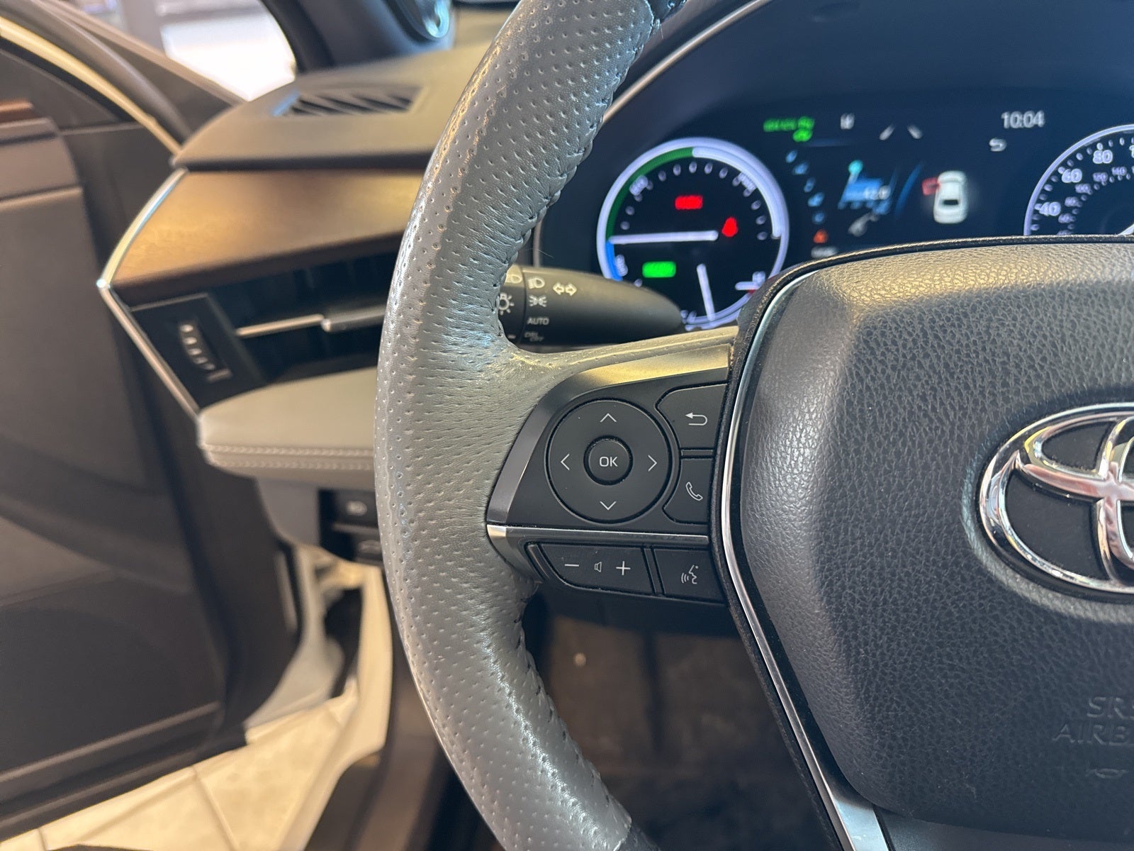 2022 Toyota Avalon Hybrid Limited