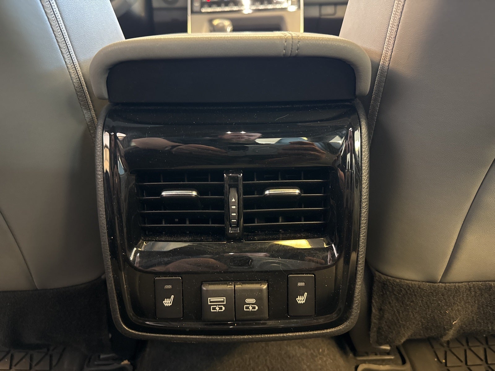 2022 Toyota Avalon Hybrid Limited