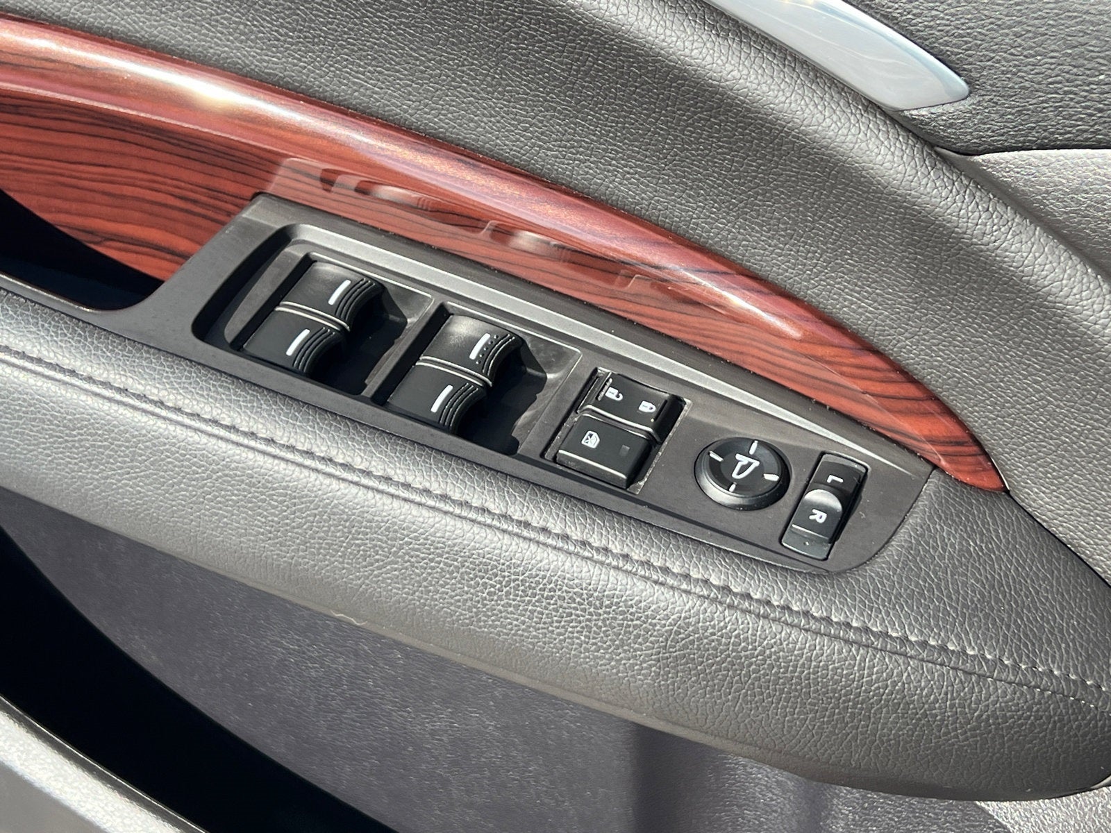 2016 Acura MDX 3.5L SH-AWD w/Technology Package