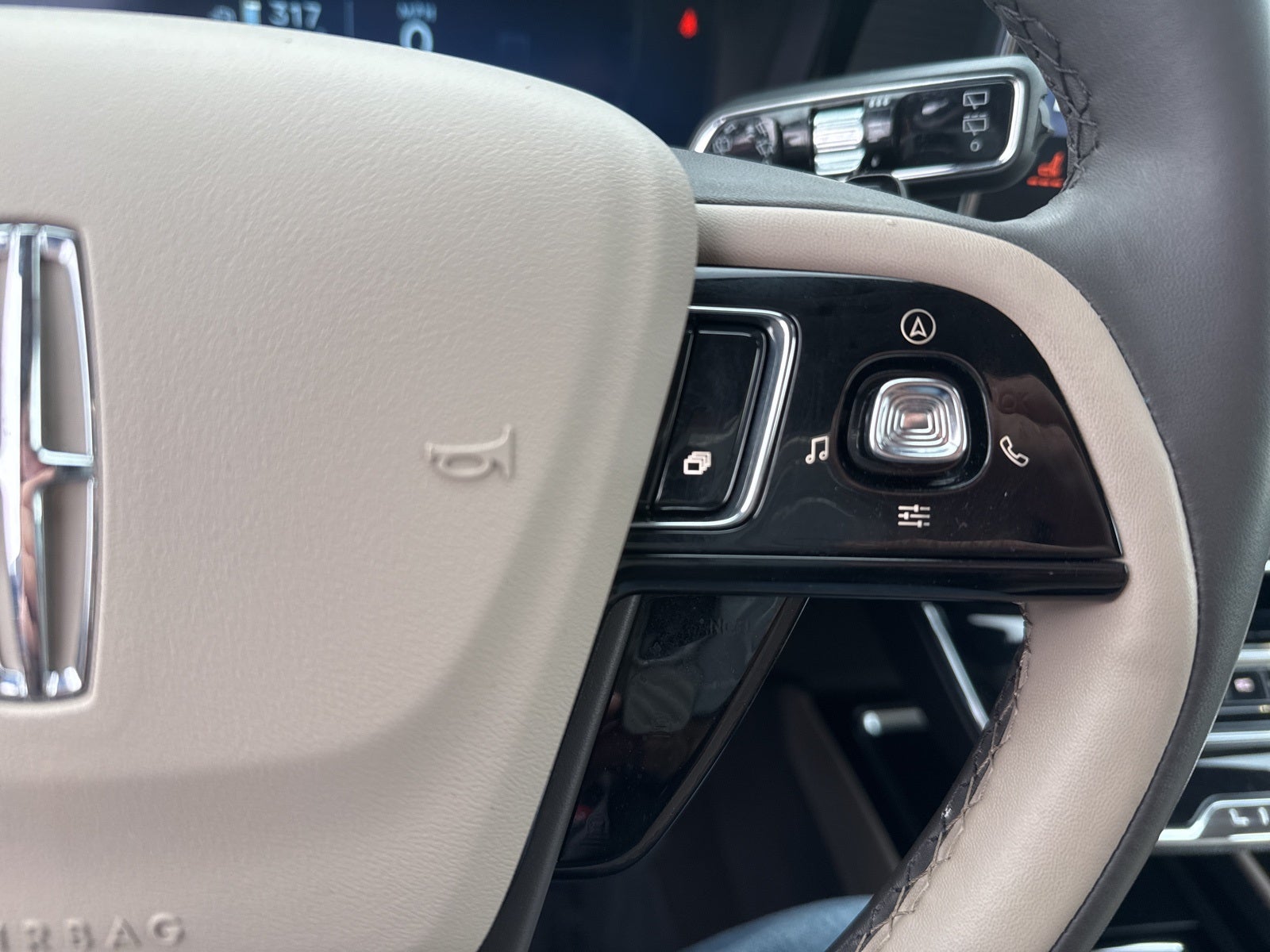 2024 Lincoln Corsair Premiere