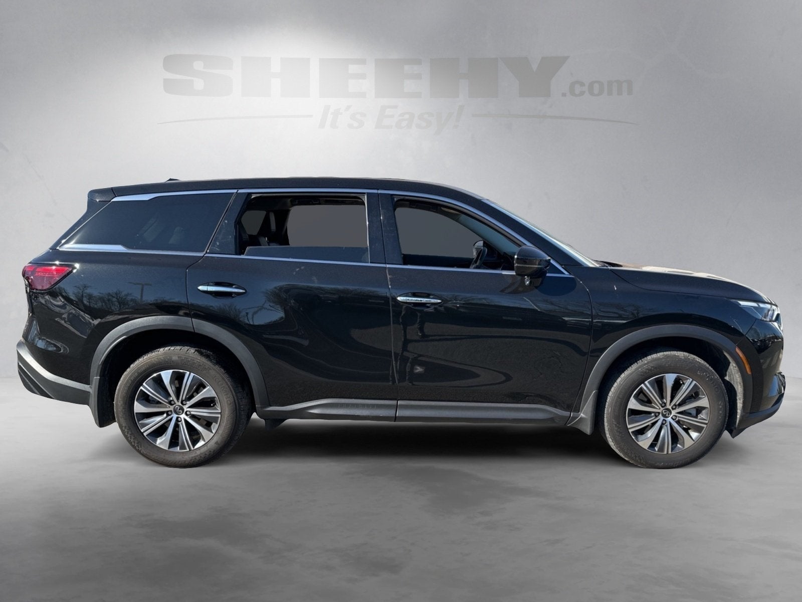 2025 INFINITI QX60 PURE