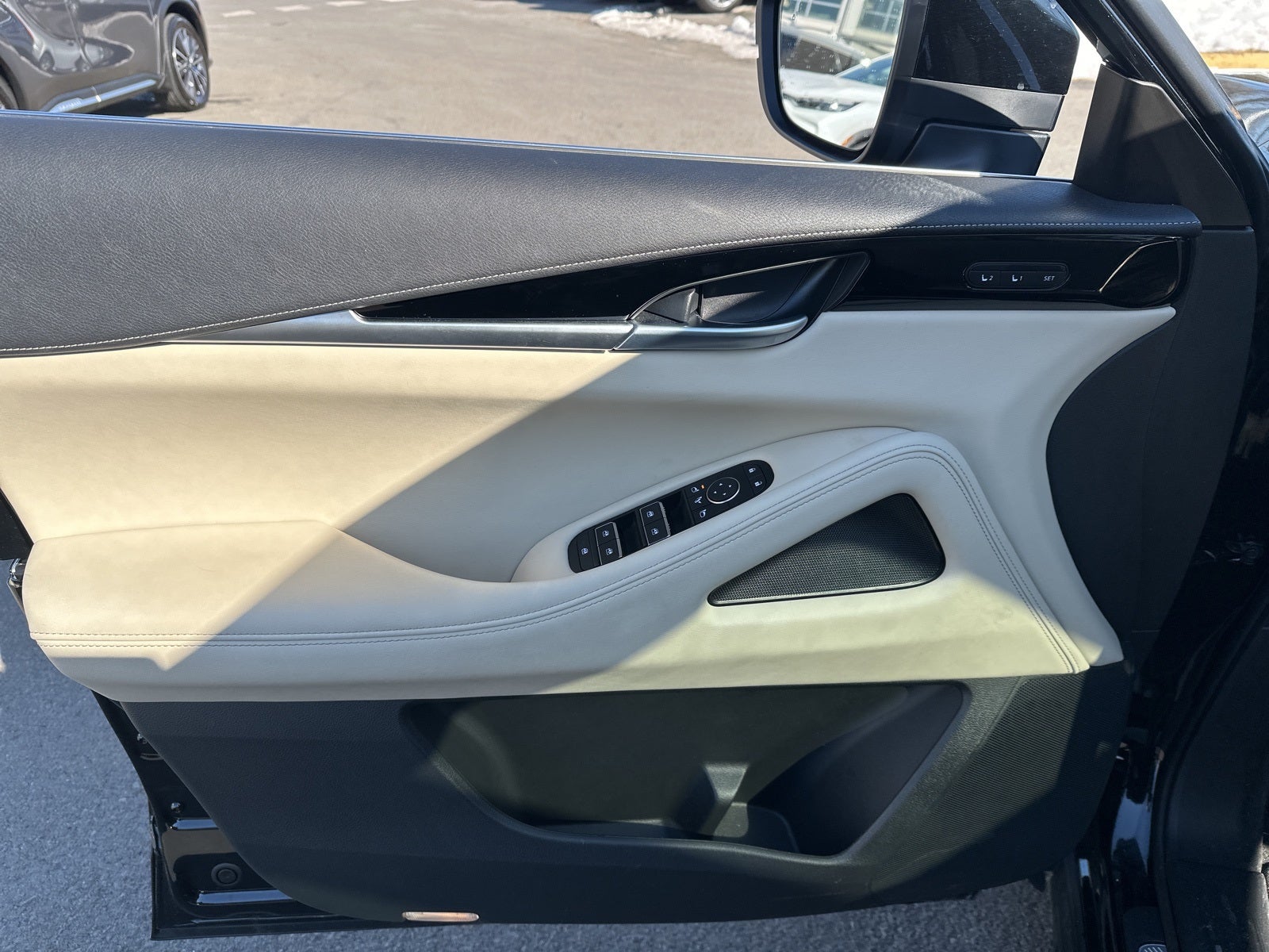 2025 INFINITI QX60 PURE