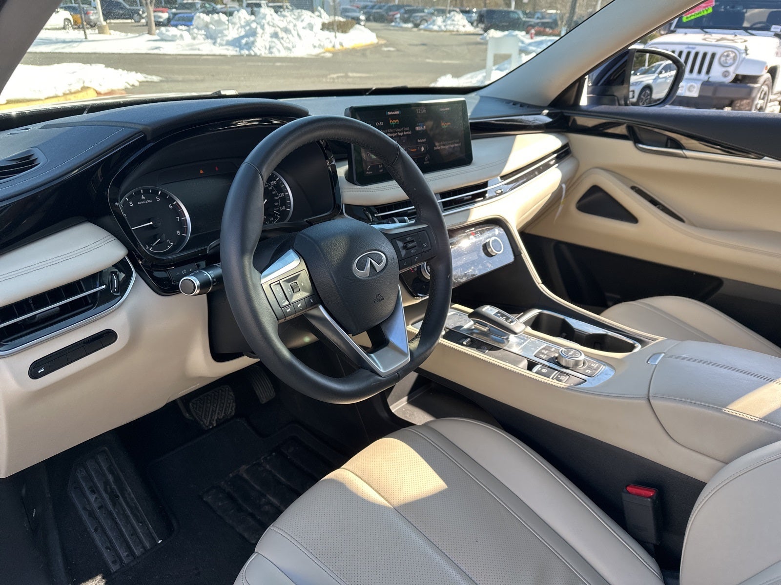 2025 INFINITI QX60 PURE