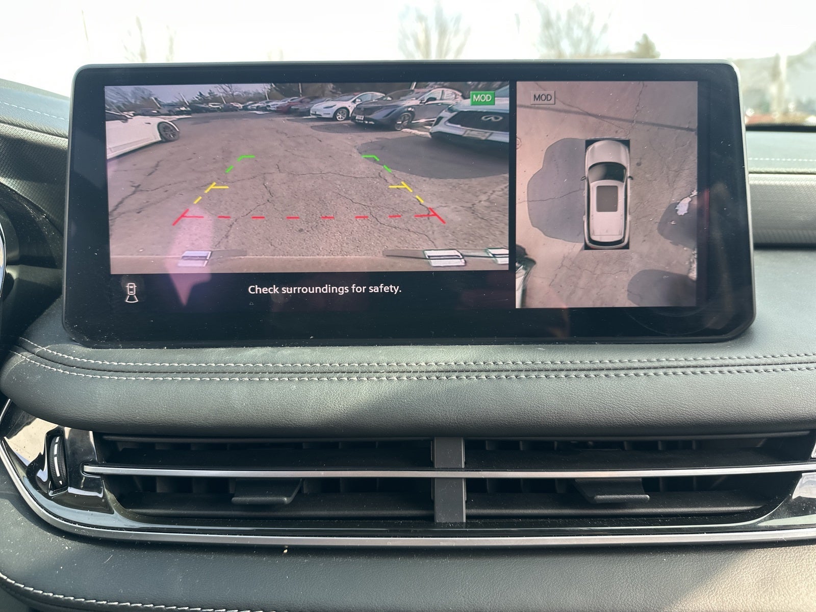 2025 INFINITI QX60 LUXE