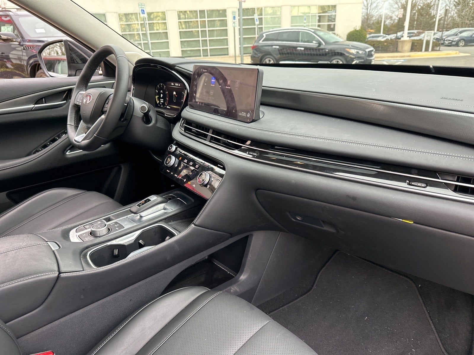 2026 INFINITI QX60 LUXE