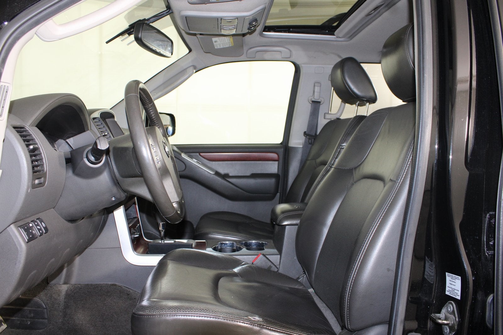 2010 Nissan Pathfinder LE