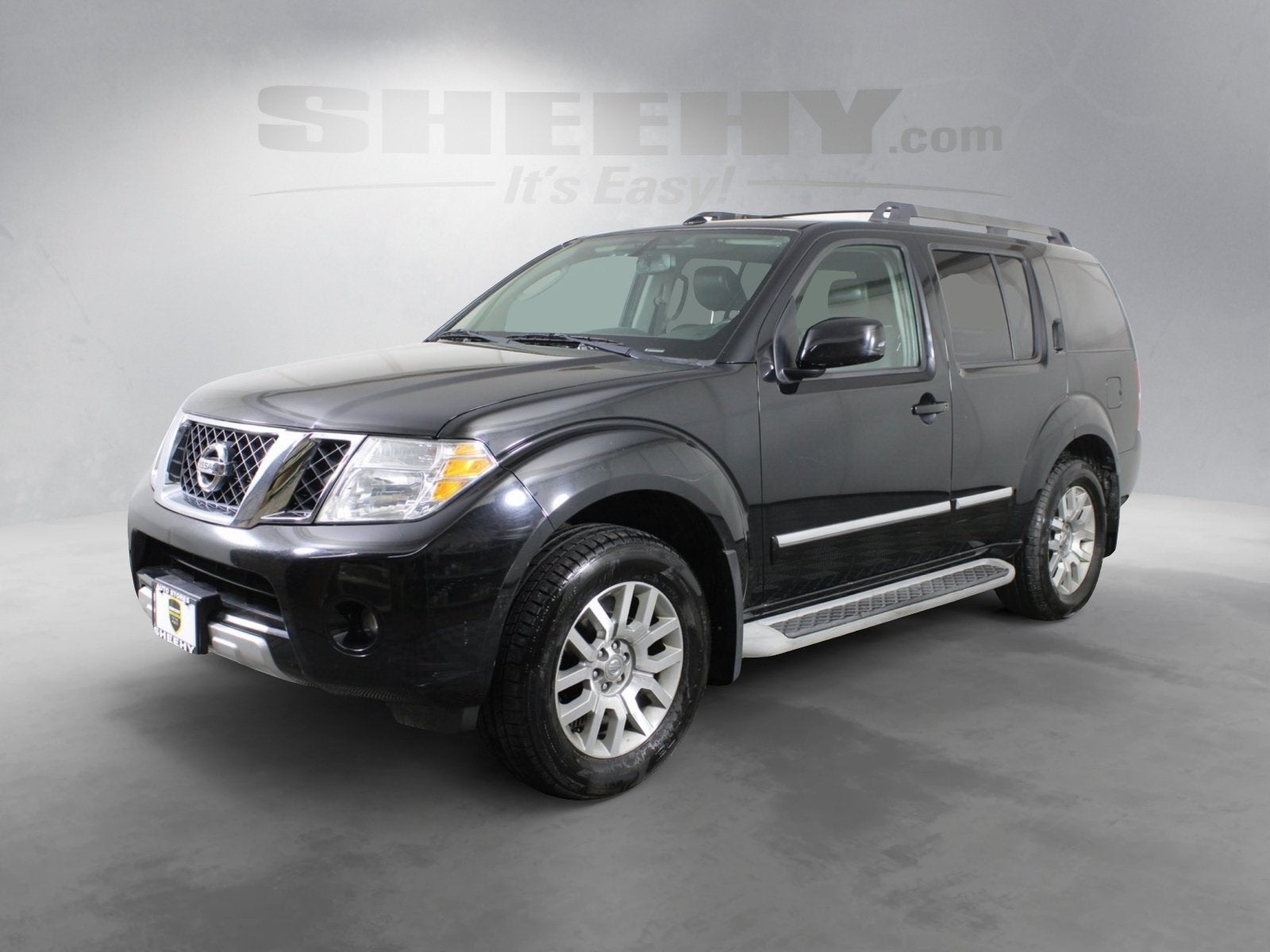 2010 Nissan Pathfinder LE