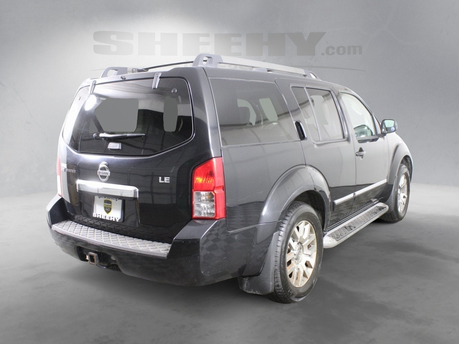 2010 Nissan Pathfinder LE