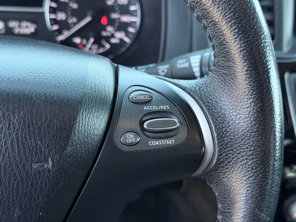 2013 Nissan Pathfinder SV