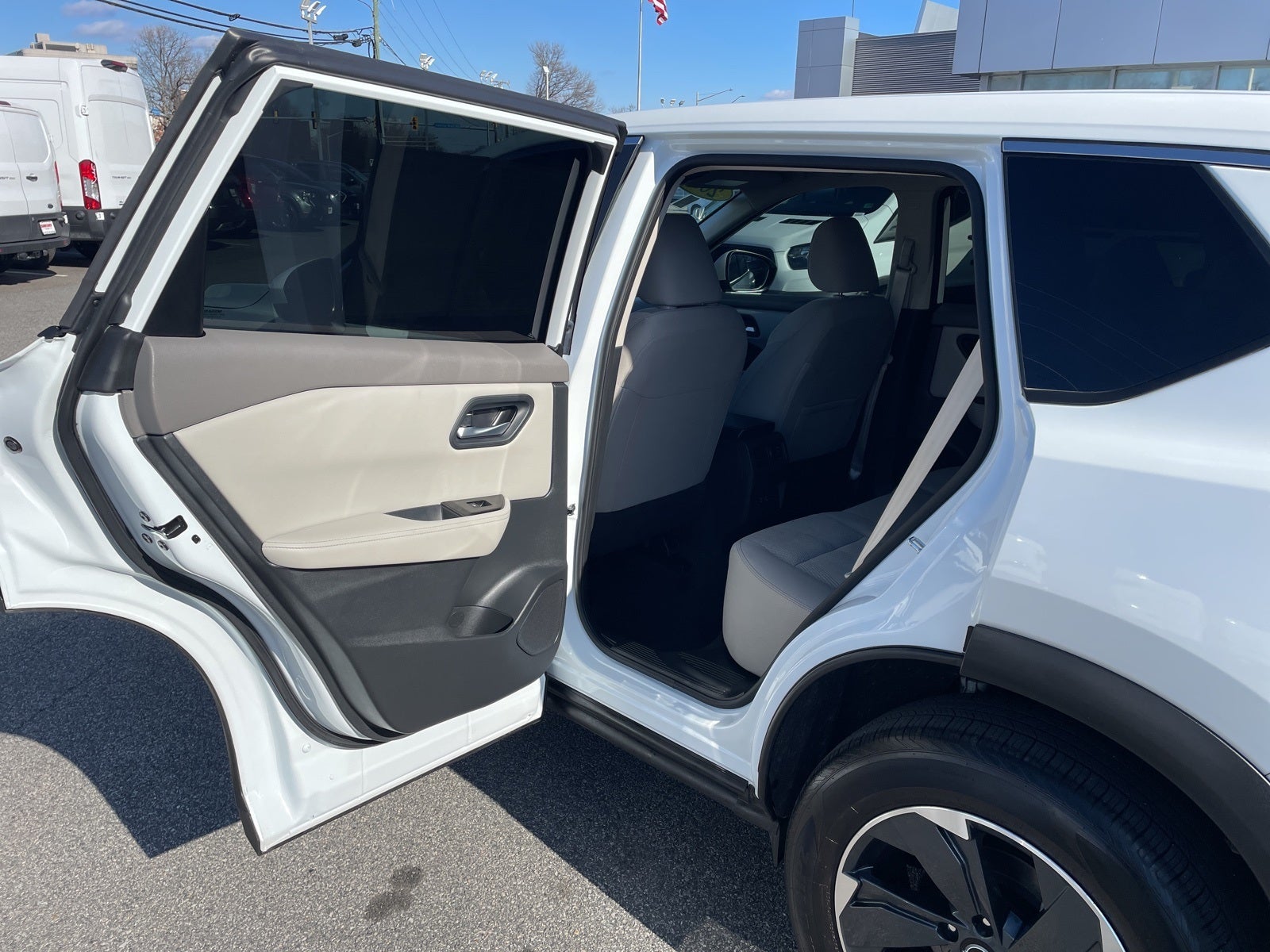 2025 Nissan Rogue SV