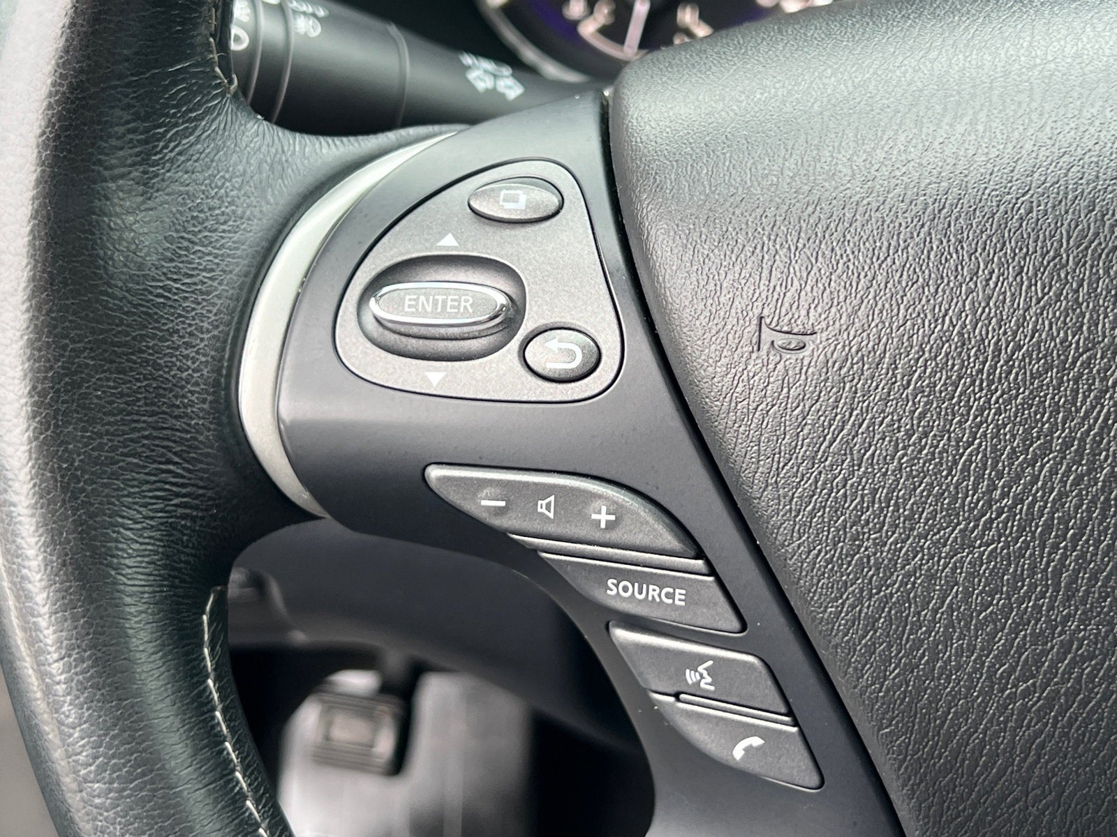 2017 INFINITI QX60 Base