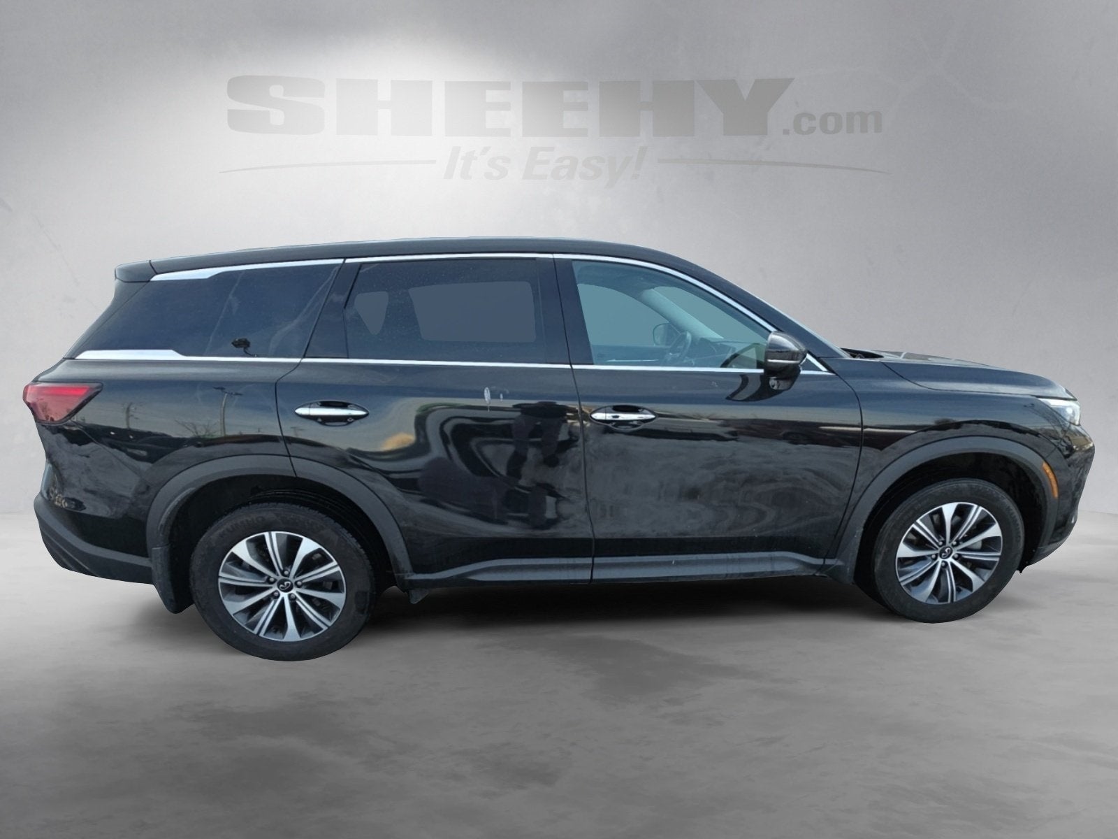 2023 INFINITI QX60 PURE