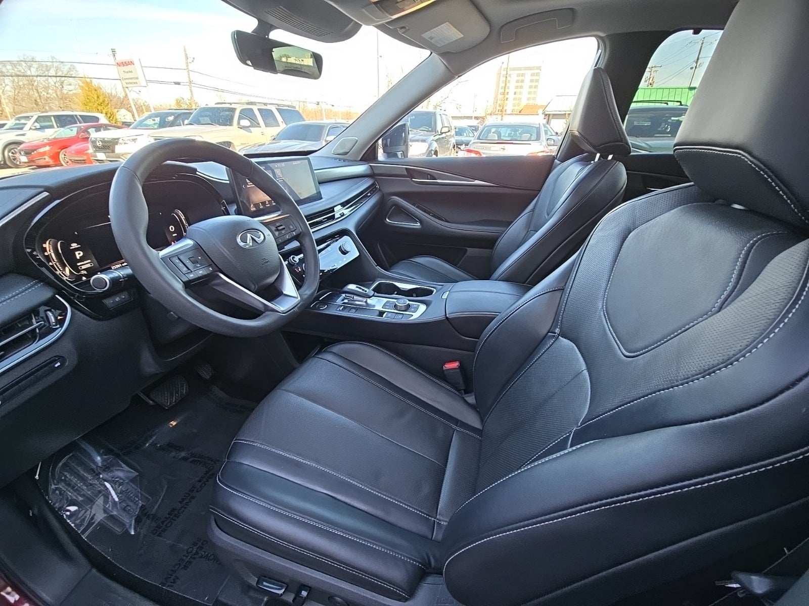 2023 INFINITI QX60 LUXE