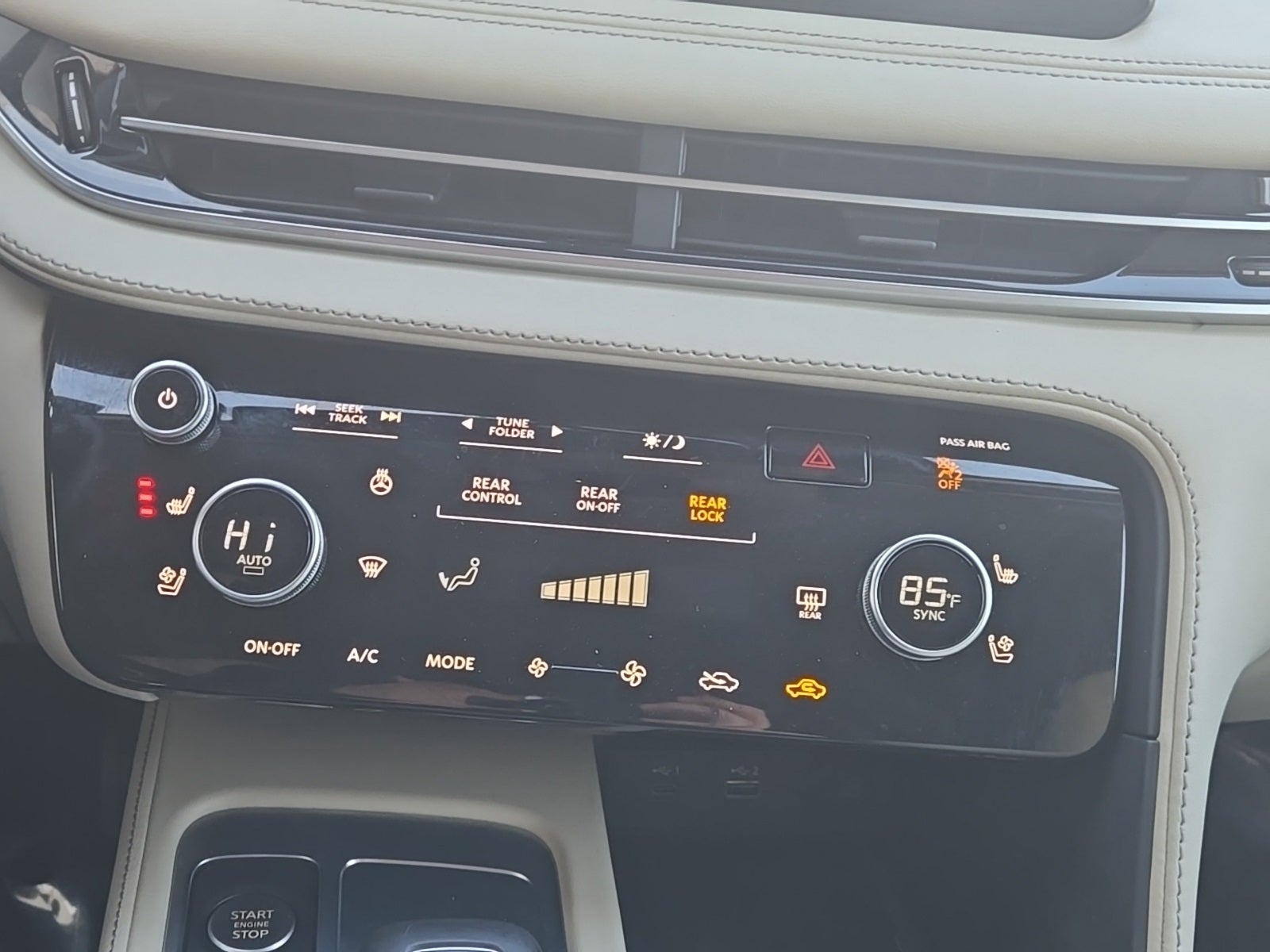 2023 INFINITI QX60 LUXE