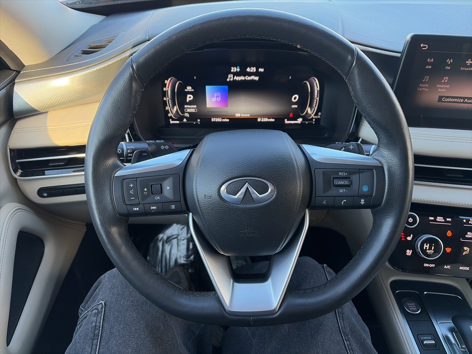 2023 INFINITI QX60 LUXE