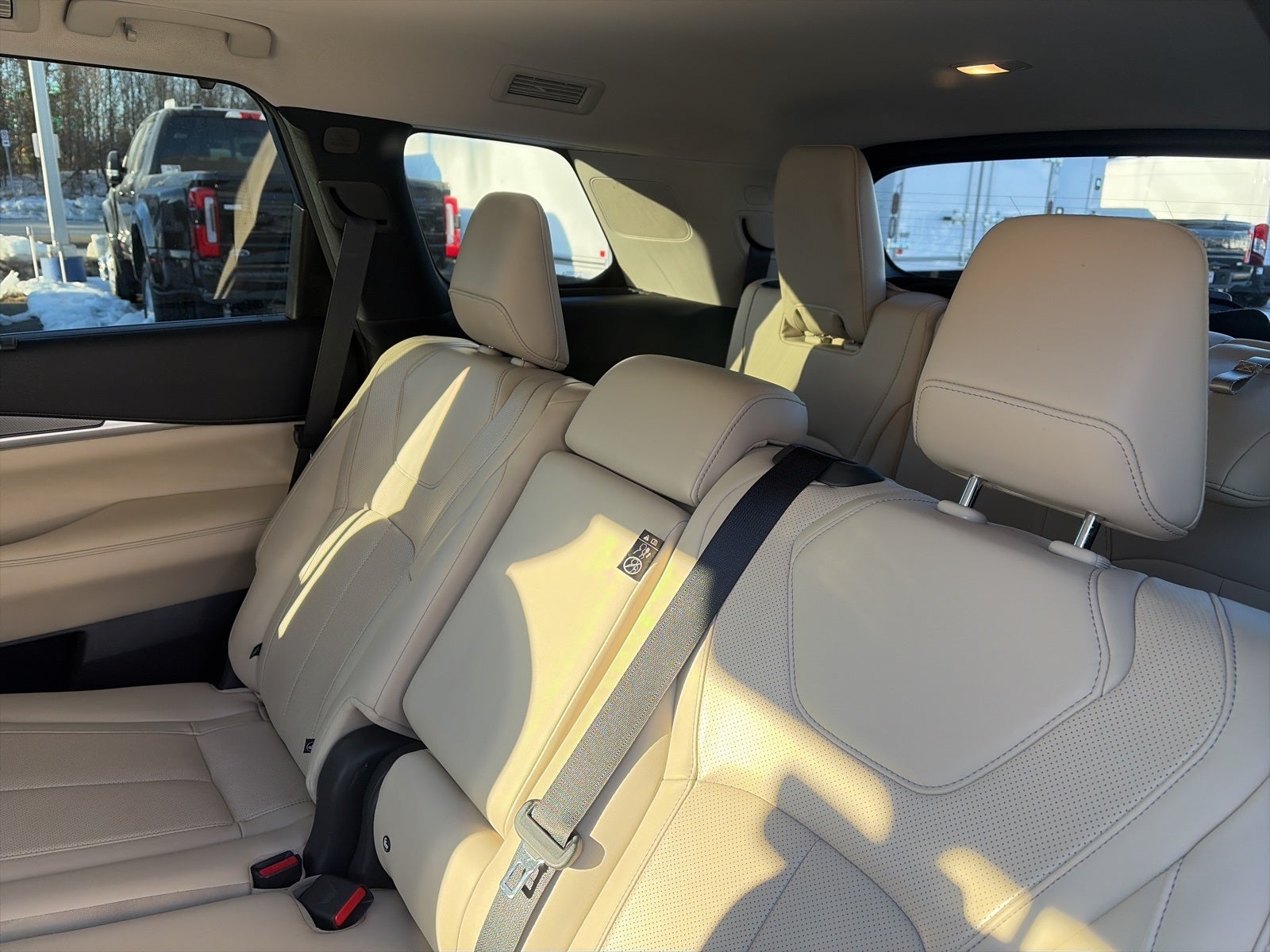 2023 INFINITI QX60 LUXE