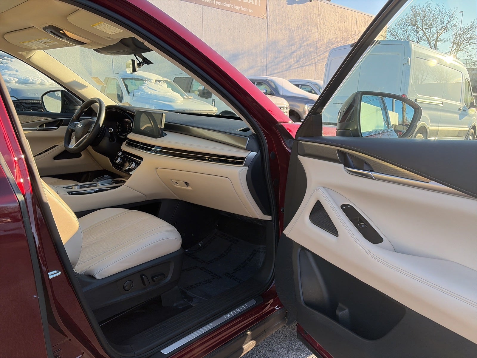 2023 INFINITI QX60 LUXE