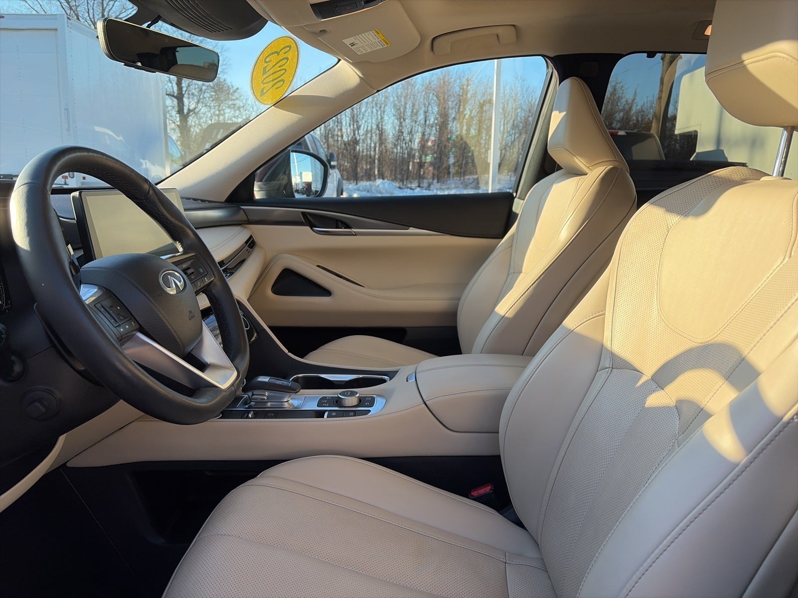 2023 INFINITI QX60 LUXE