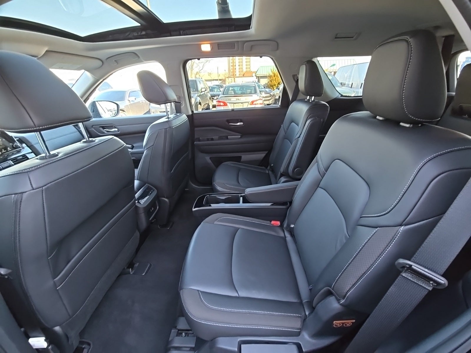 2024 Nissan Pathfinder SL