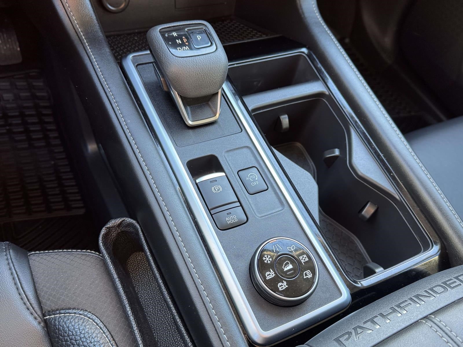 2022 Nissan Pathfinder SL