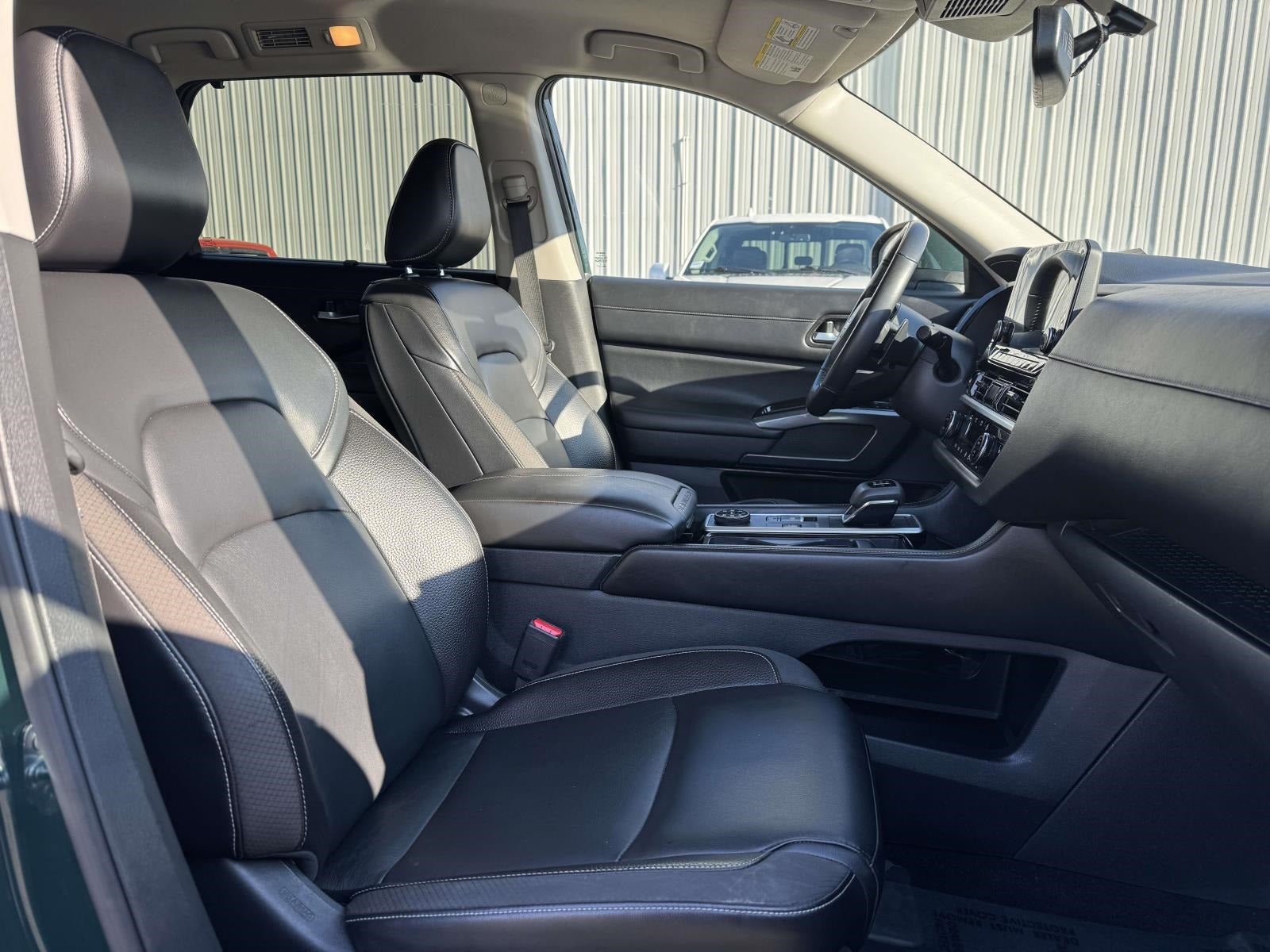 2022 Nissan Pathfinder SL