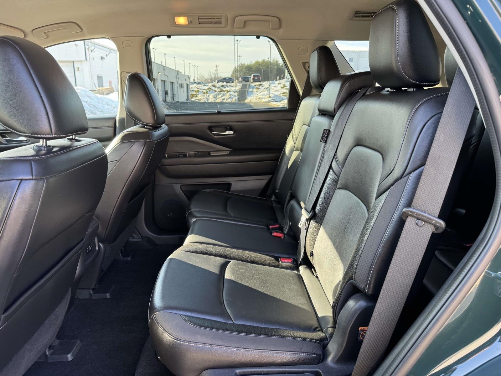 2022 Nissan Pathfinder SL