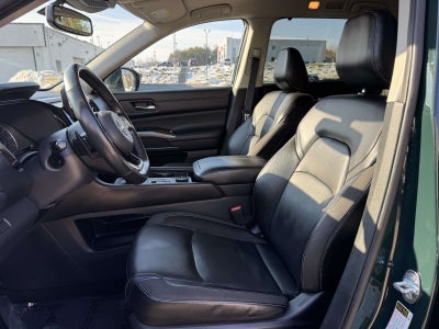 2022 Nissan Pathfinder SL