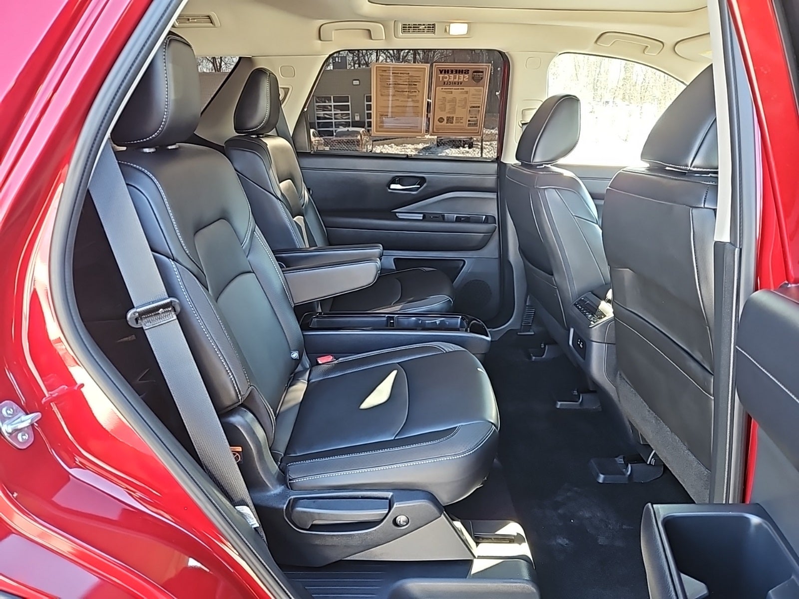 2024 Nissan Pathfinder SL