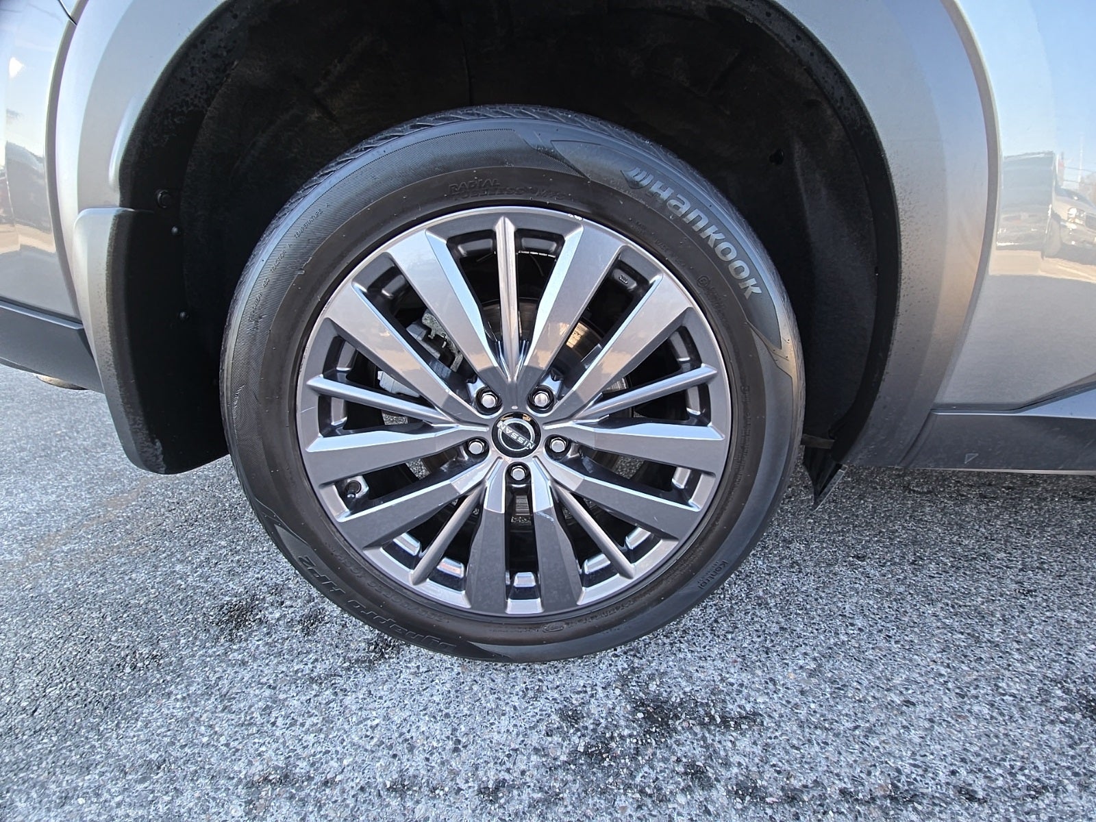 2023 Nissan Pathfinder SL