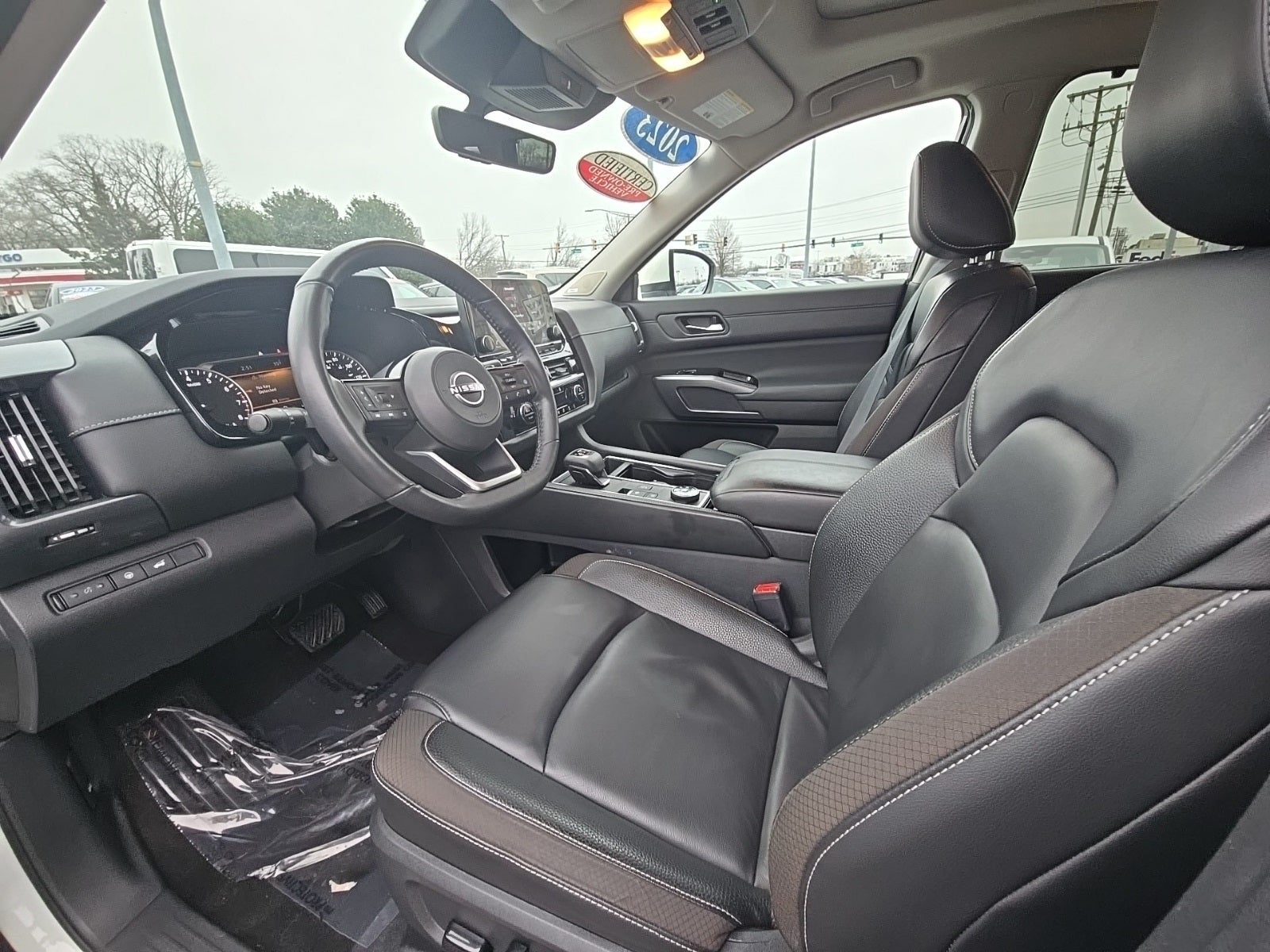 2023 Nissan Pathfinder SL