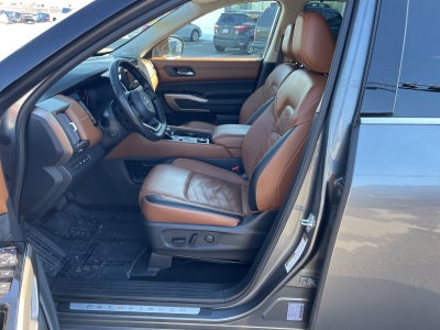 2023 Nissan Pathfinder Platinum