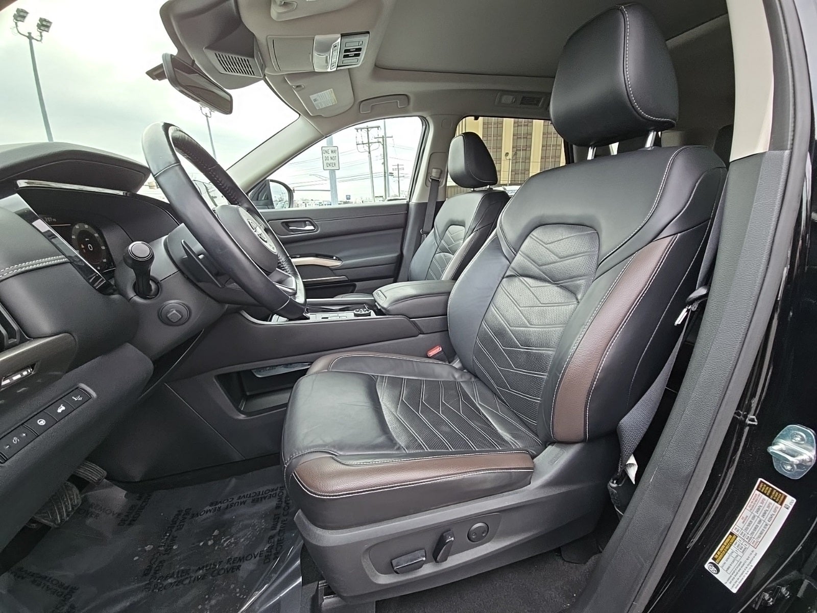 2023 Nissan Pathfinder Platinum