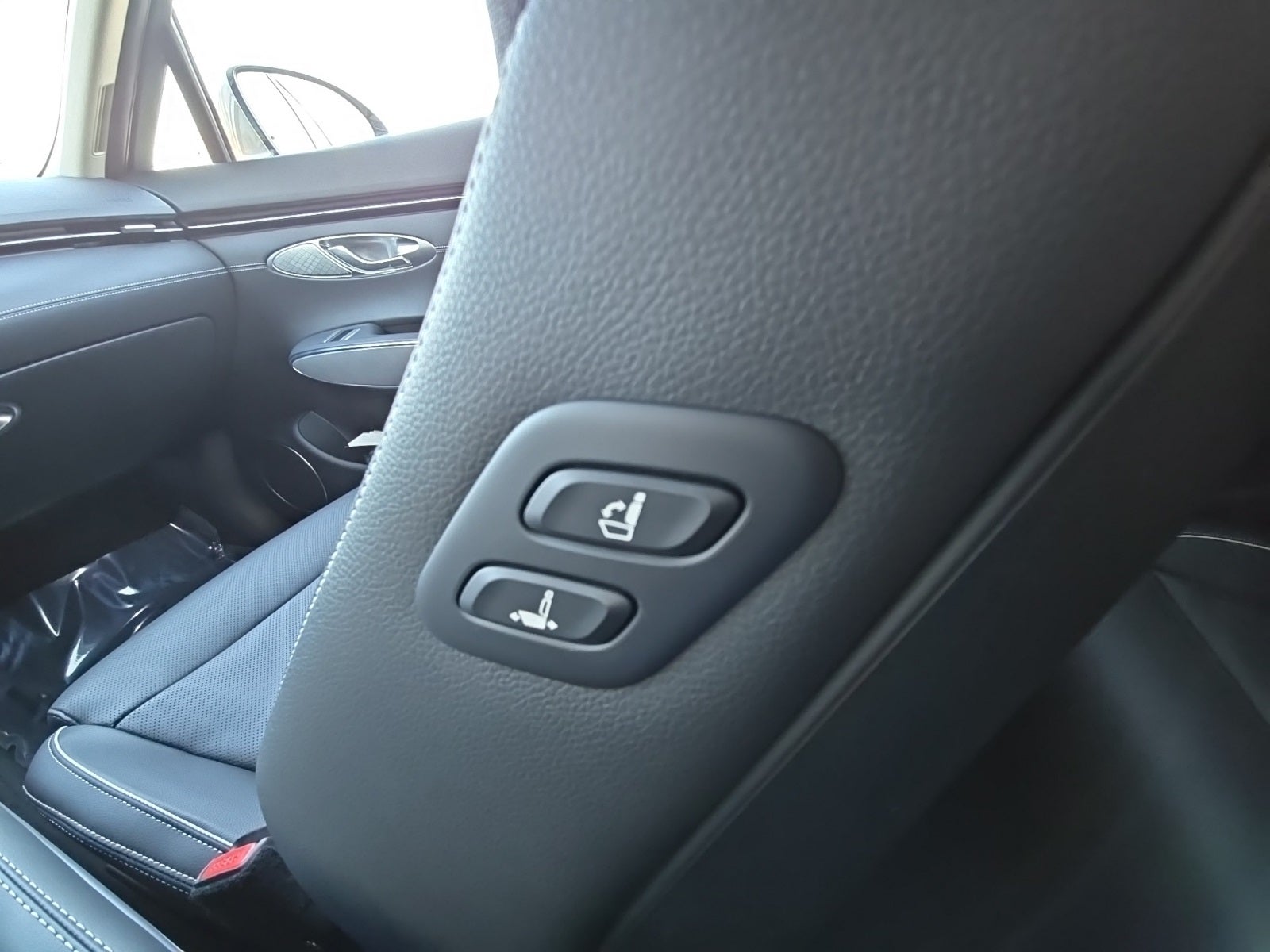 2023 Genesis Electrified GV70 Advanced