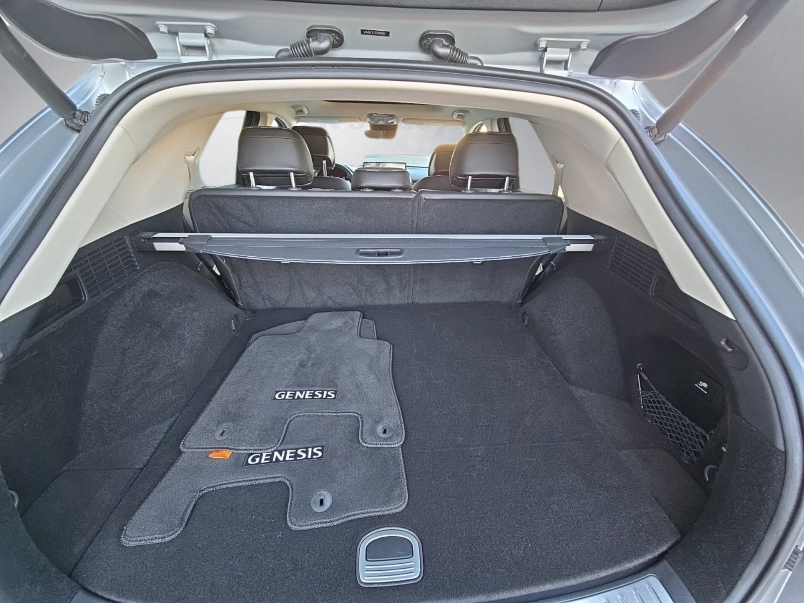 2023 Genesis Electrified GV70 Advanced