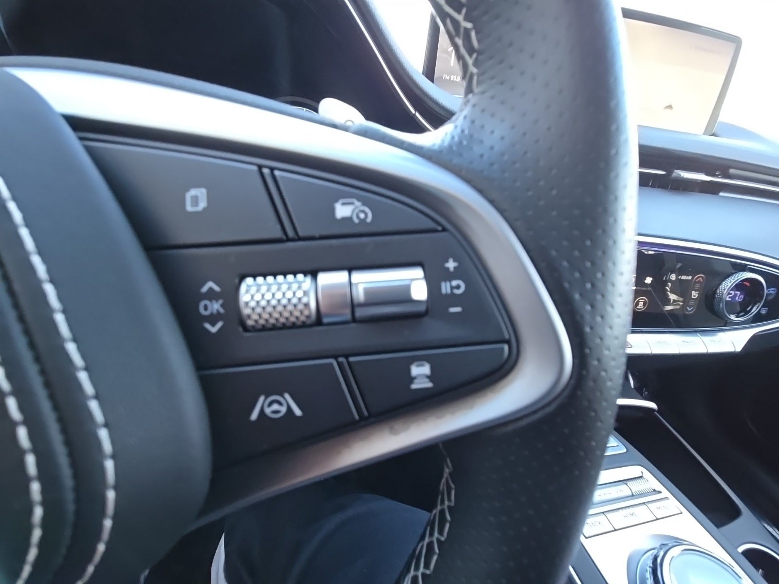 2023 Genesis Electrified GV70 Advanced