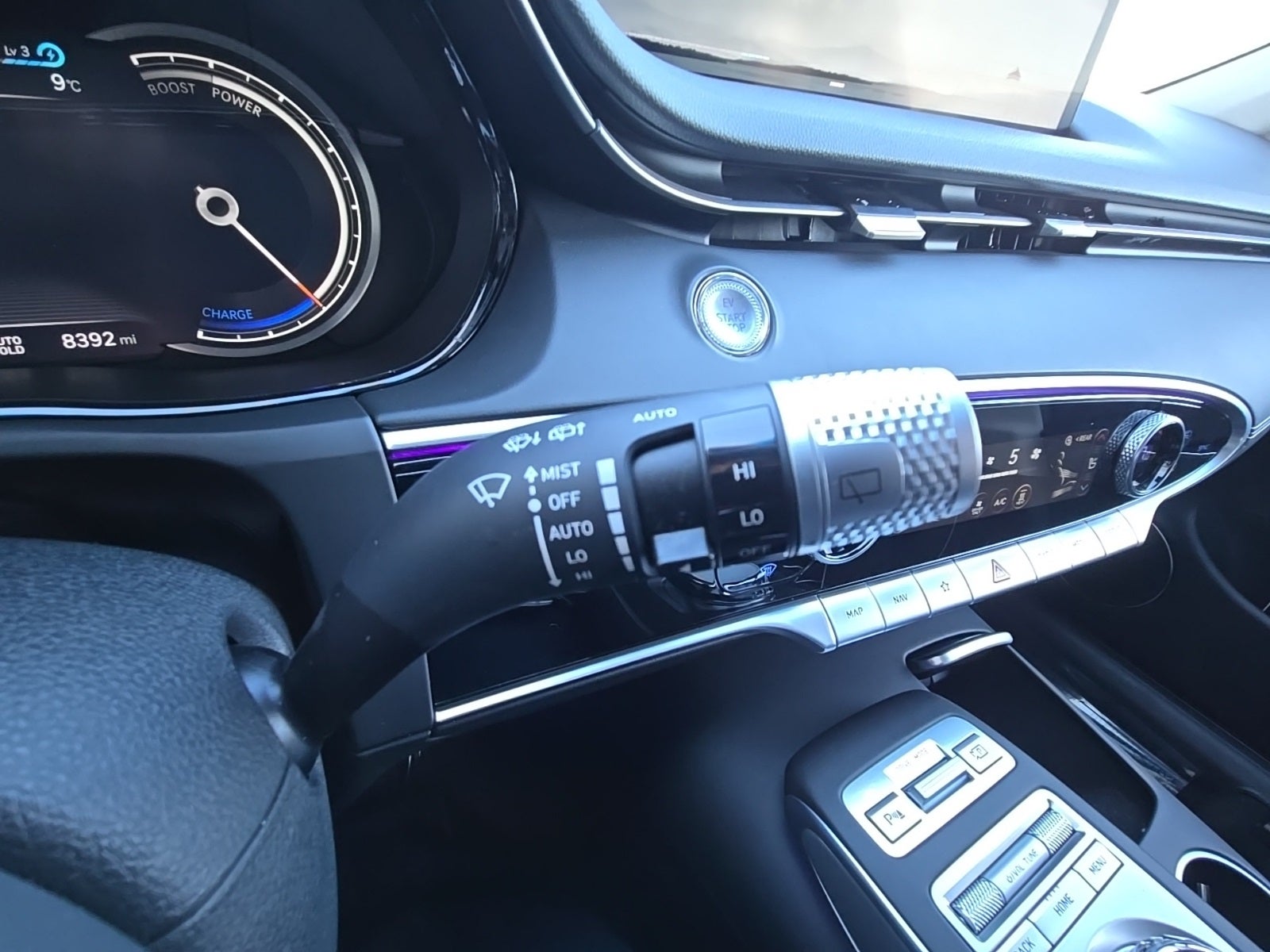 2023 Genesis Electrified GV70 Advanced