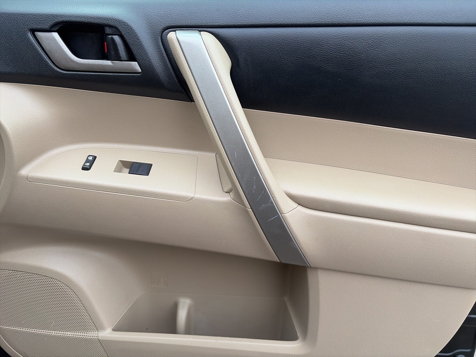 2011 Toyota Highlander SE