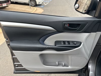 2015 Toyota Highlander LE Plus V6