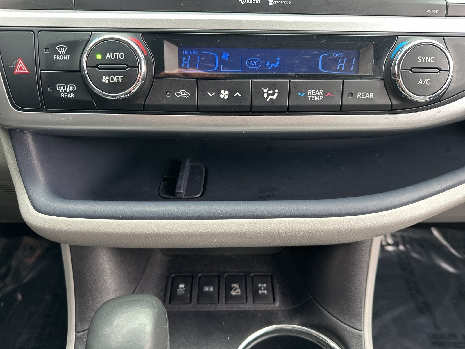 2015 Toyota Highlander LE Plus V6