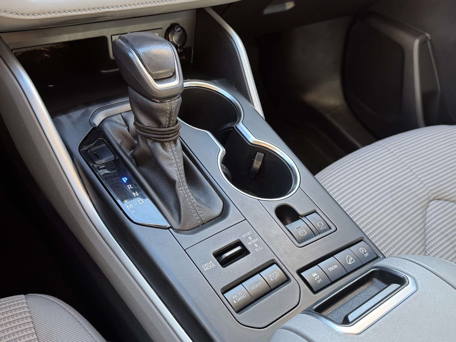 2022 Toyota Highlander LE