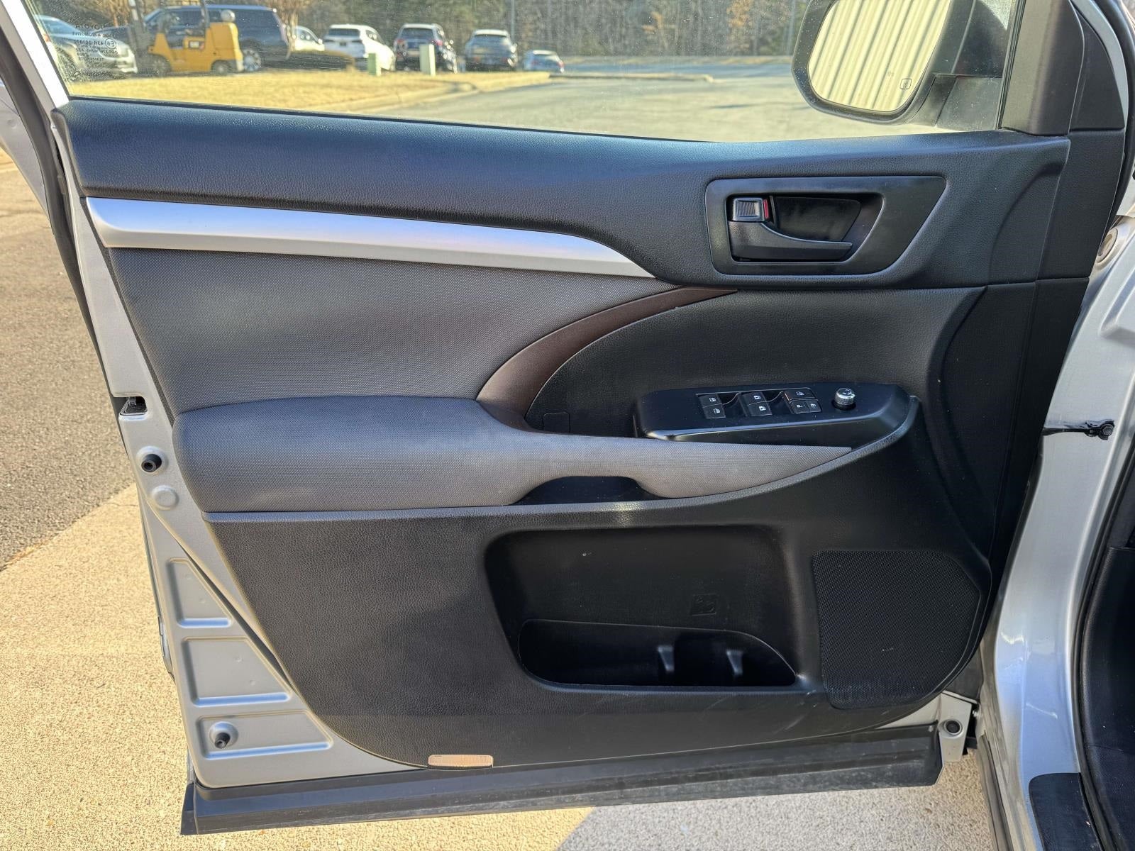 2018 Toyota Highlander LE